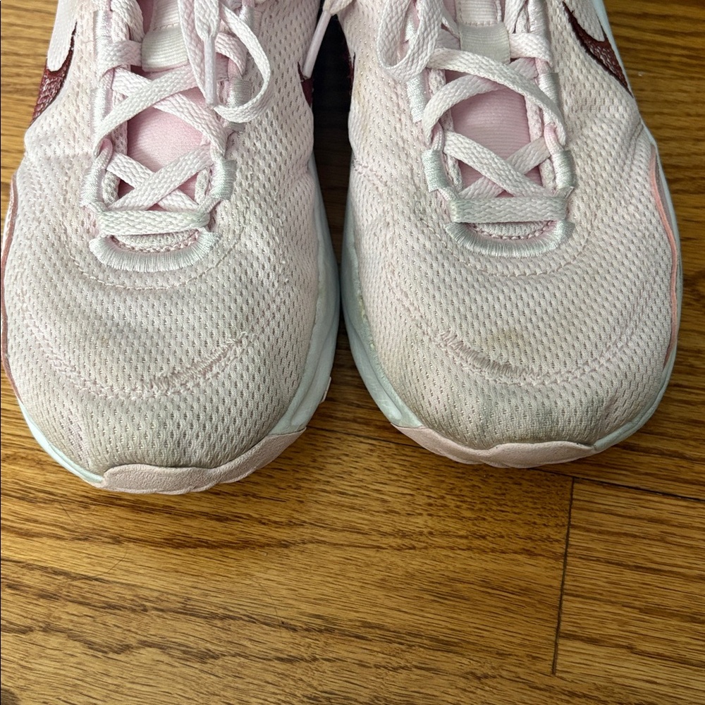 Nike size 8 light pink sneakers - Picture 2 of 9